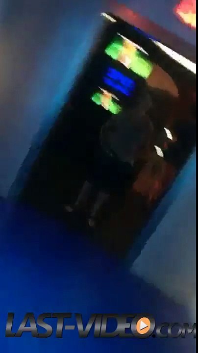 Blague d'une grand-mère attaquée par un faux requin