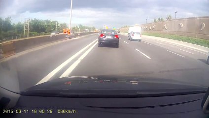 Accident spectaculaire d'un taxi sur l'autoroute