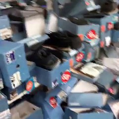 Une tempête dans un magasin a paris a cause des soldes impressionnant