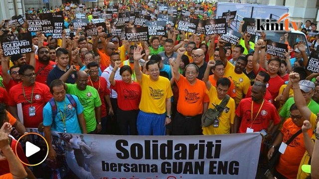 Sea of colour floods Penang streets for Guan Eng
