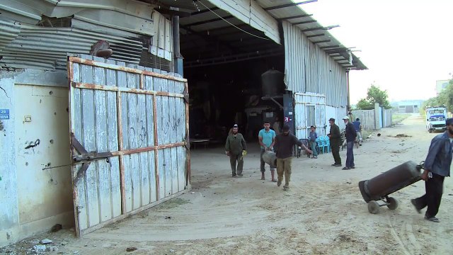 Israeli bombs Gaza Strip, hits a workshop