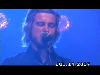 Julien Doré Performs 'Freed from Desire' in Lens 🎶