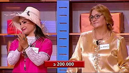 الطفلة الصغيرة فاش تعمل وراء سامي الفهري