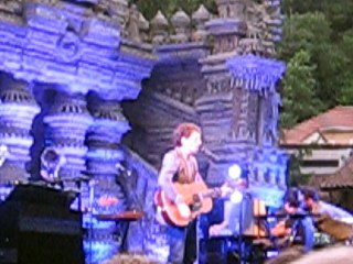 Raphael le 2 Juillet 2016 au Palais Idéal du Facteur Cheval