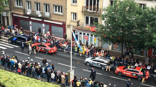 Le départ du Tour vus des remparts de Saint-Lô