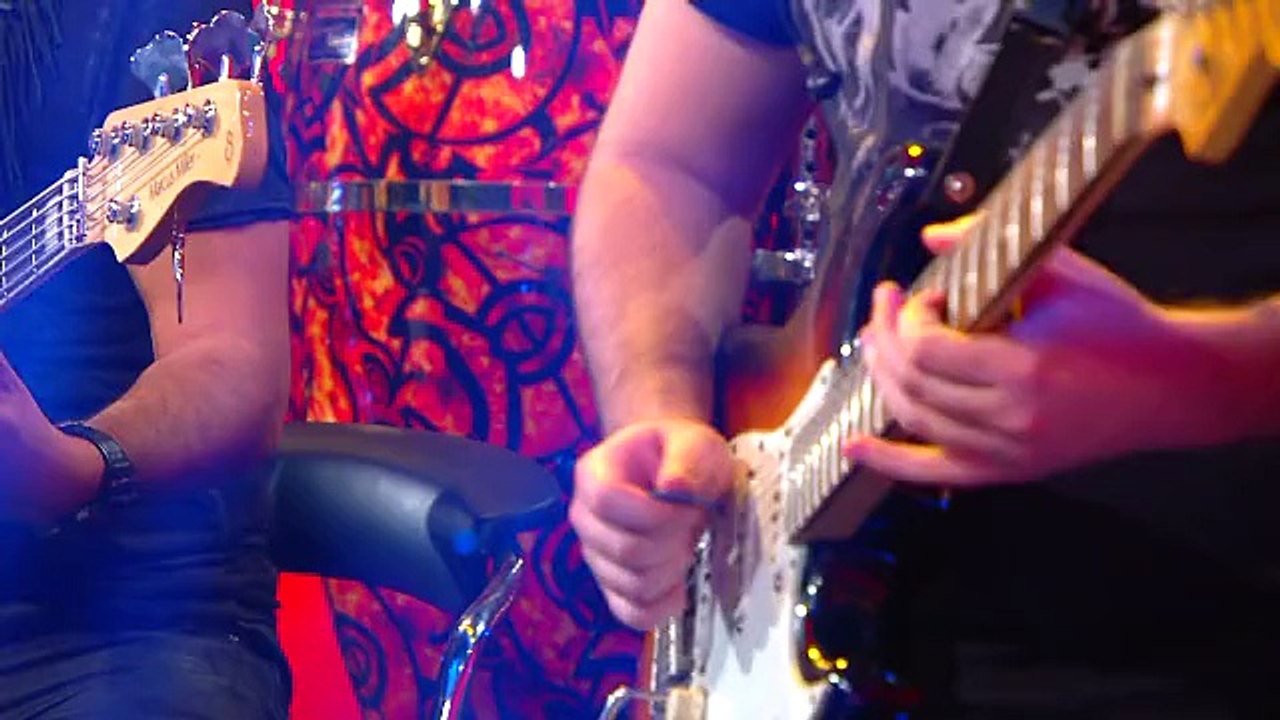 Simge & Uğur Akyürek - Sensiz Olmaz (Akustik Canlı Performans)