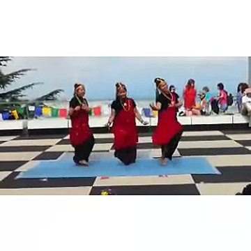 Aakha ma rakchu mero desh cover dance (Nepal promotion day 2016 | Mariya gurung