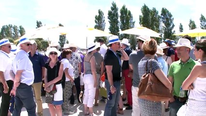 Télécharger la video: Les artistes au rendez-vous au Mondial la Marseillaise à pétanque