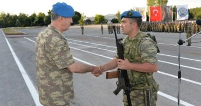 Genelkurmay Başkanı Hulusi Akar Kamuflaj Giyip Komandoları Ziyaret Etti