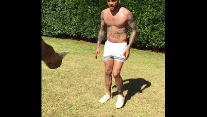 La technique improbable d’Alves pour ouvrir une bière