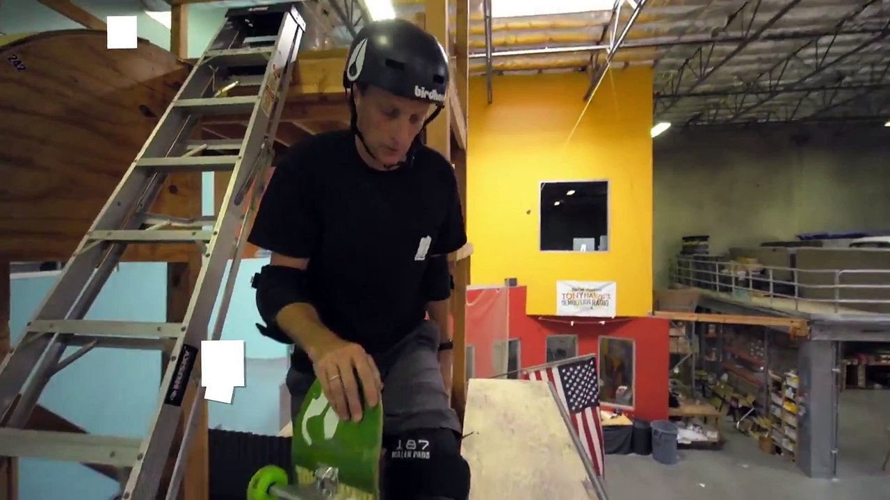 Tony Hawk lands 900 at age 48 - HD