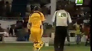 ‪‎Amjad‬ Sabri bowling to Shahid Afridi - Memorable Cricket Matckh