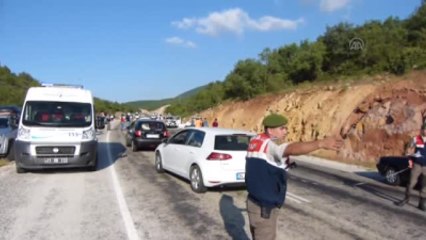 İki Otomobil Çarpıştı: 2 Ölü, 10 Yaralı