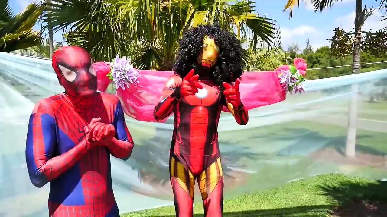 Frozen Elsa cold heart vs Spiderman Spiderman Spider Elsa vs Hulk!