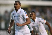 Copete brilha e Santos vence a Chapecoense na Vila