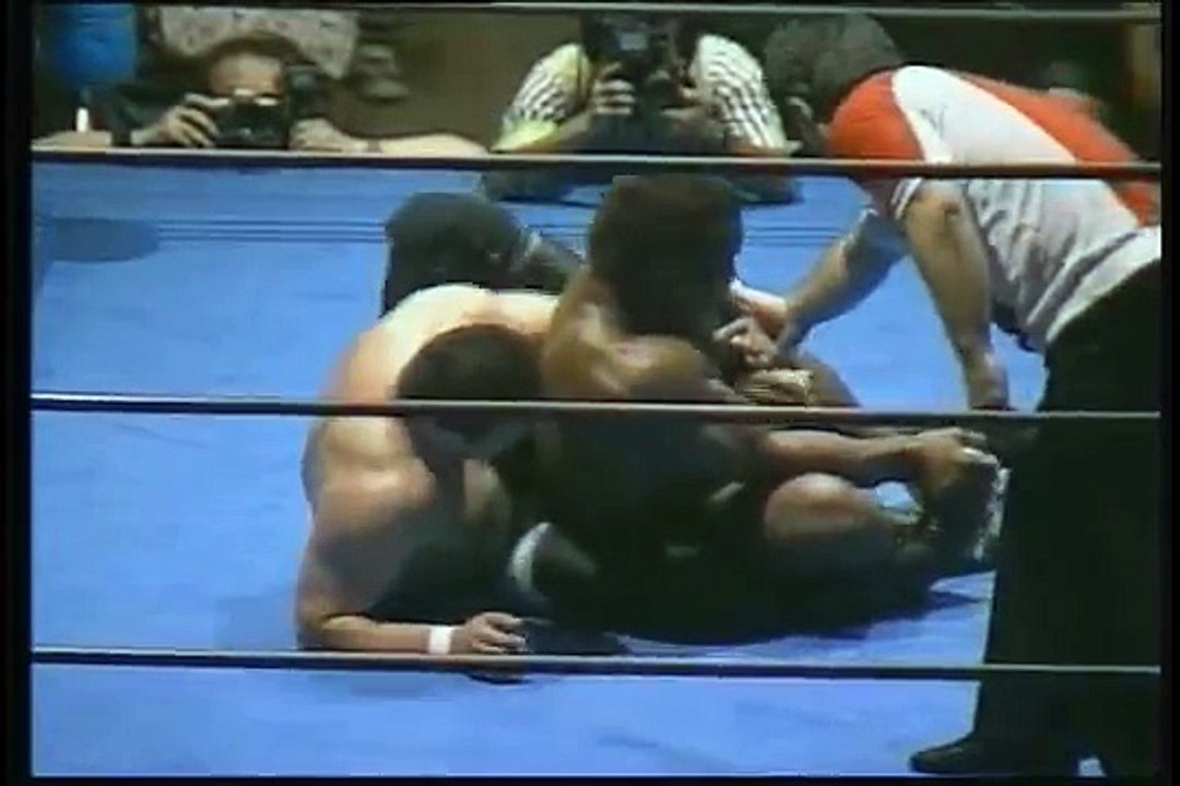 UWF 11.06.88 -  Kazuo Yamazaki vs. Norman Smiley