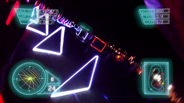 Cette course de Drone de nuit ressemble à Star Wars ou Tron