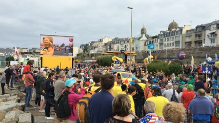 Départ de la caravane du tour