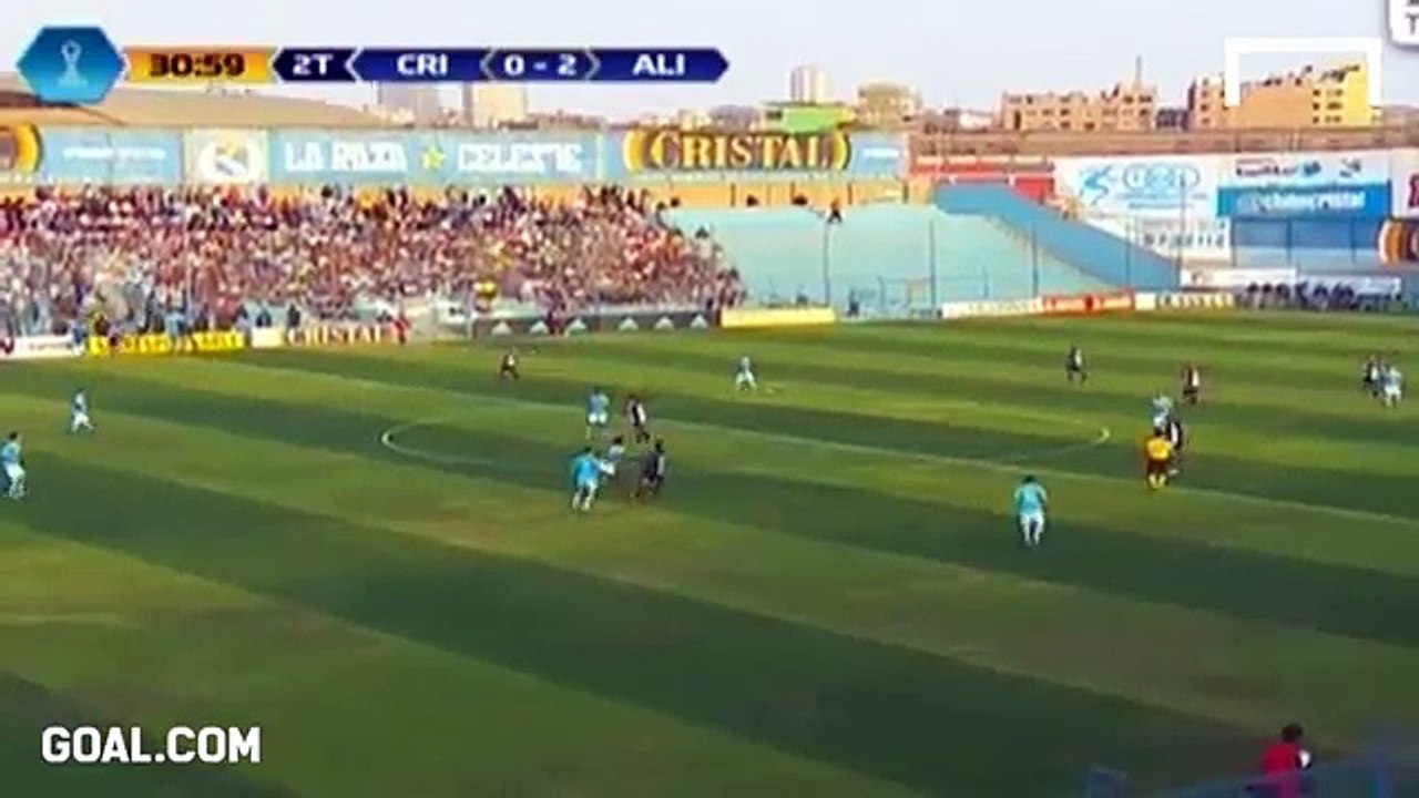 Stunning lob by Vilchez