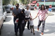 Suriyeli Dilenciler Polisi Görünce Camiye Girip Namaz Kılmaya Başladılar