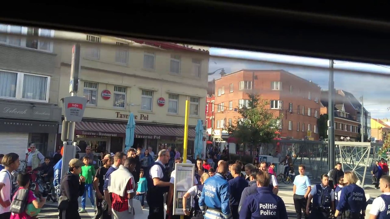 Altercation entre jeunes et policiers dans la banlieue de Bruxelles