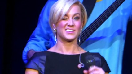 Kellie Pickler - Boston Accent - Medford, MA 10/25/13