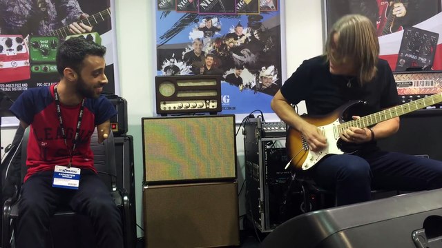Solo de guitare impressionnant avec ses pieds par un handicapé