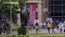 لاجئون سوريون يتحولون إلى مرشدين في متاحف برلين