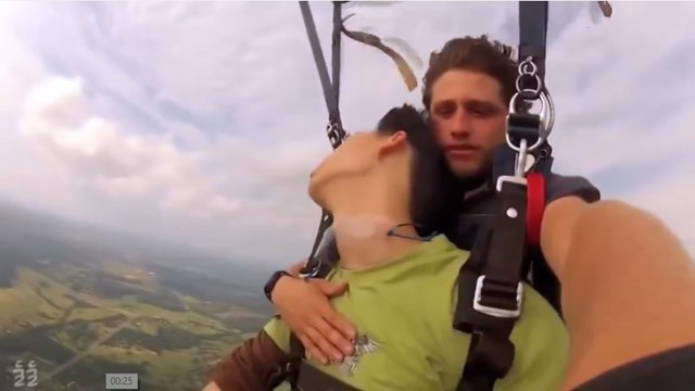 Потерял сознание во время прыжка с парашютом и не только ...