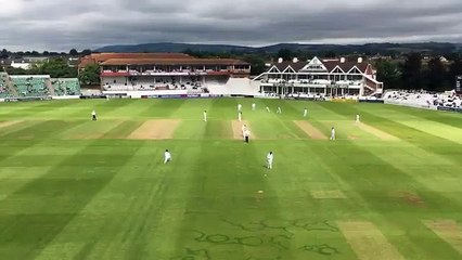 Warm applause for Mohammed Amir as he bowls his first delivery in test