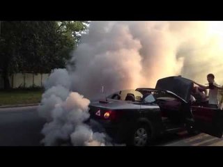 Renault cabrio Engine burning, Self destruction
