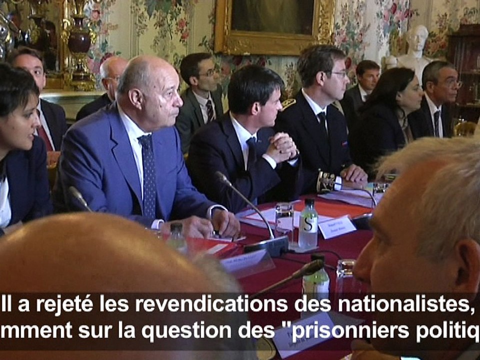 Corse: Valls ferme sur les points les plus sensibles malgré plusieurs annonces