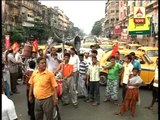 Forward Block blocks roads in Kolkata against diesel price hike, FDI in Multi-brand retail