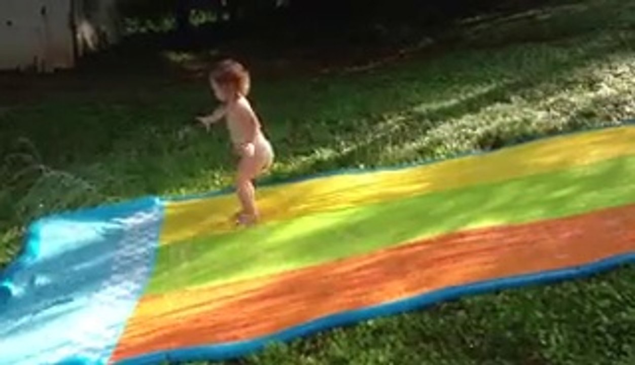 12 Epic Slip And Slide Fails in 90 Seconds - Video Dailymotion