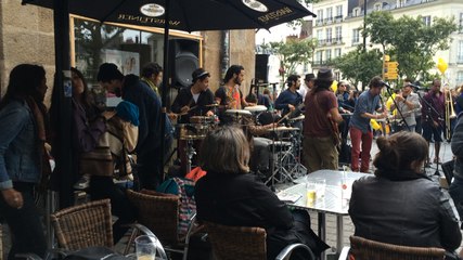 Groupe de musique au coin de la rue pour le Voyage à Nantes