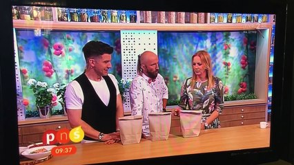 Ella pensó que acto de magia terminaría bien, pero algo aterrador le ocurrió