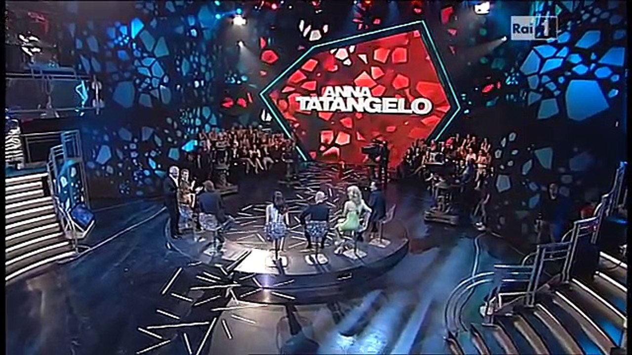 Anna Tatangelo @ Me Lo Dicono Tutti - 2°