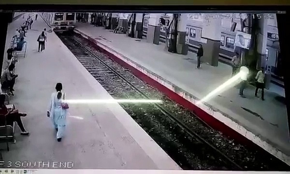 oho eh dekho train accident