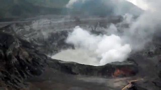 Volcán Poás 15 de Mayo Geiser