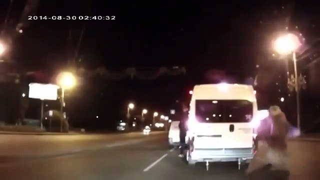 смех да и только