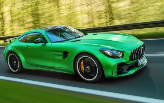 VÍDEO: ¿Es mejor el Mercedes-AMG GT R que el Porsche 911 GT3?