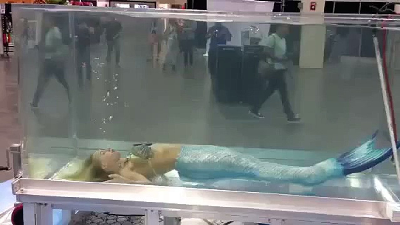 Real Girl Fish Bubble Amazing Video