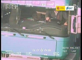 VÍDEO: Mira como la DGT pilla a estos insensatos sin el cinturón (2)