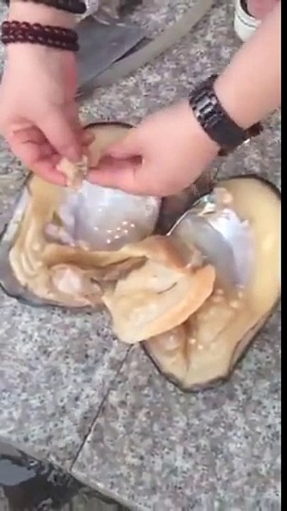 Elle espérait trouver une perle, mais elle a ob...