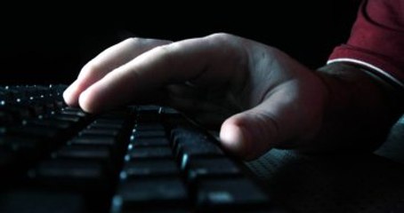 Ünlülerin Çıplak Fotoğraflarını Yayınlayan Hacker 18 Ay Hapis Cezası Aldı