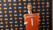 La présentation de Mourinho à Manchester United