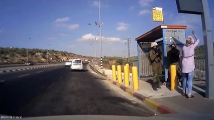 ATTENTAT D'UNE FEMME ENVERS 2 SOLDATS ISRAELIEN