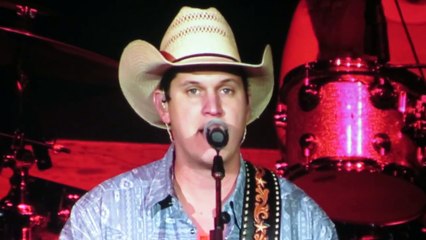 Jon Pardi - 24-7-365- Keepin' It Country Tour 2015 - Resch Center, Green Bay, WI.