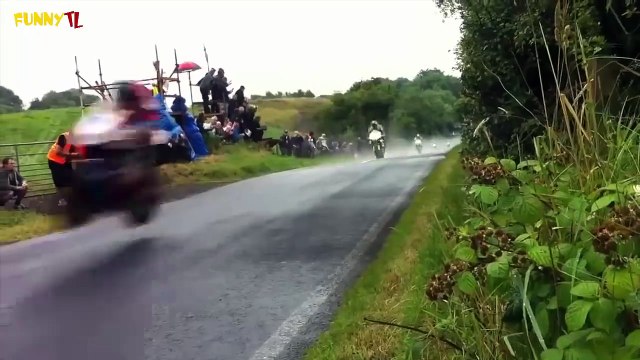 Les plus gros crash à moto en grand prix - compilation crash moto