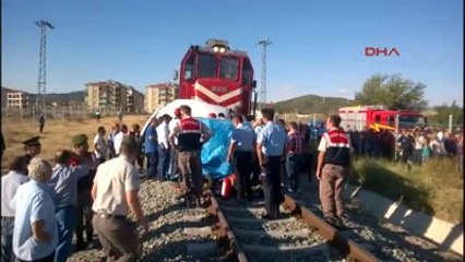 Denizli Hemzemin Geçitte Kaza: 3 Kişi Öldü